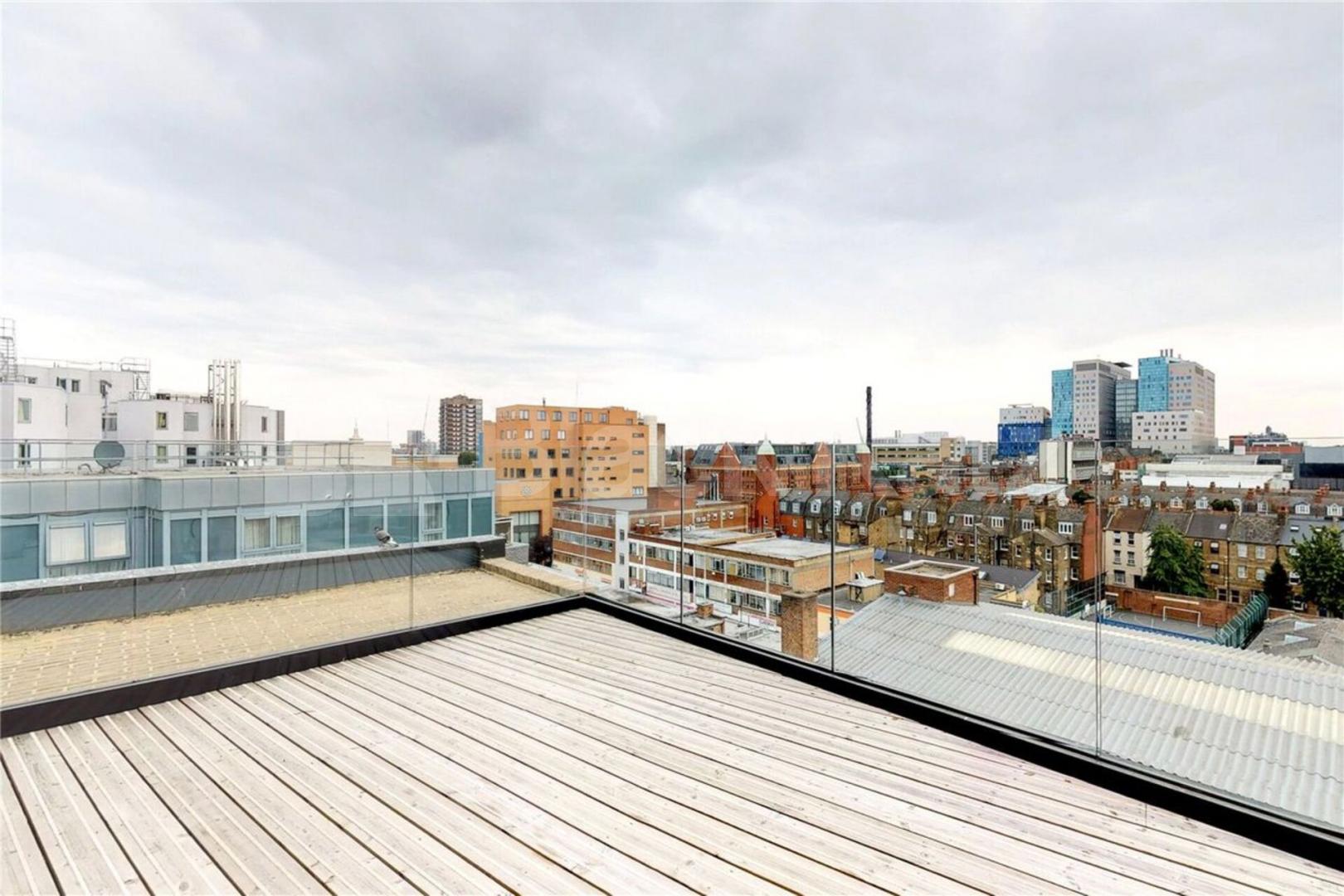 Stunning stylish 1 bed property with large roof terrace Plumbers Row, Aldgate / Whitechapel 